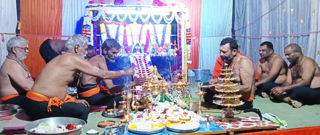 ಸ್ವಾಮಿ ಮಾಲಾಧಾರಿಗಳಿಂದ ಅಯ್ಯಪ್ಪ ಸ್ವಾಮಿಯ ಮಹಾಪೂಜೆ ಮಹಾಅಭಿಷೇಕ ಕಾರ್ಯಕ್ರಮ