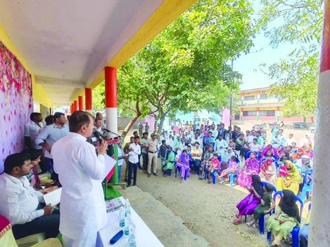 ಸಾರ್ವಜನಿಕರ ಸಮಸ್ಯೆ ಆಲಿಸಿ ಸ್ಪಂದಿಸಿದ ಶಾಸಕ ನಾಡಗೌಡ 