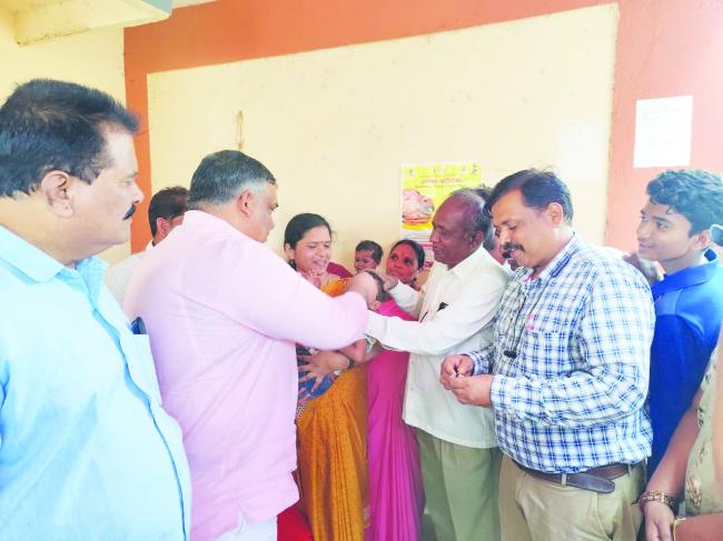 ಪೋಲಿಯೋ ಕಾರ್ಯಕ್ರಮಕ್ಕೆ ಪಠಾಣ ಚಾಲನೆ 