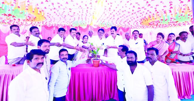 ಅಮರಾಪುರ ಗ್ರಾಮದಲ್ಲಿ ‘ಗ್ಯಾರಂಟಿ ನಡೆ- ಗ್ರಾಪಂ ಕಡೆ’ ಶೋಷಿತರ ಪರವಾದ ಗ್ಯಾರಂಟಿ ಯೋಜನೆಗಳು: ಕೆ.ಇ.ಚಿದಾನಂದಪ್ಪ