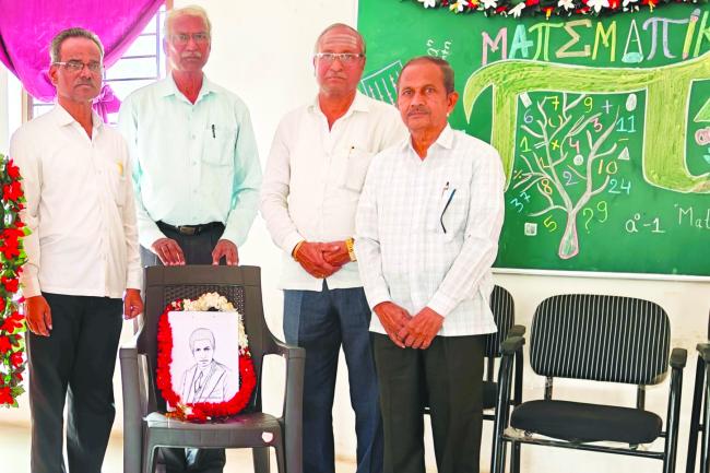 ಗಣಿತ ಕಬ್ಬಿಣದ ಕಡಲೆಯಲ್ಲ, ಬದಲಾಗಿ ಗಣಿತ ನೆಲಗಡಲೆಯಾಗಿದೆ : ಮುಖ್ಯ ಶಿಕ್ಷಕ ಜಿ.ಐ. ಅವರವಾಡಮಠ  