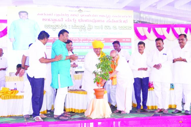 ಏತನೀರಾವರಿ ಯೋಜನೆ 2ನೇ ಹಂತದಲ್ಲಿ ನೀರಾವರಿ ಸೌಲಭ್ಯ ಒದಗಿಸಲಾಗುವುದು