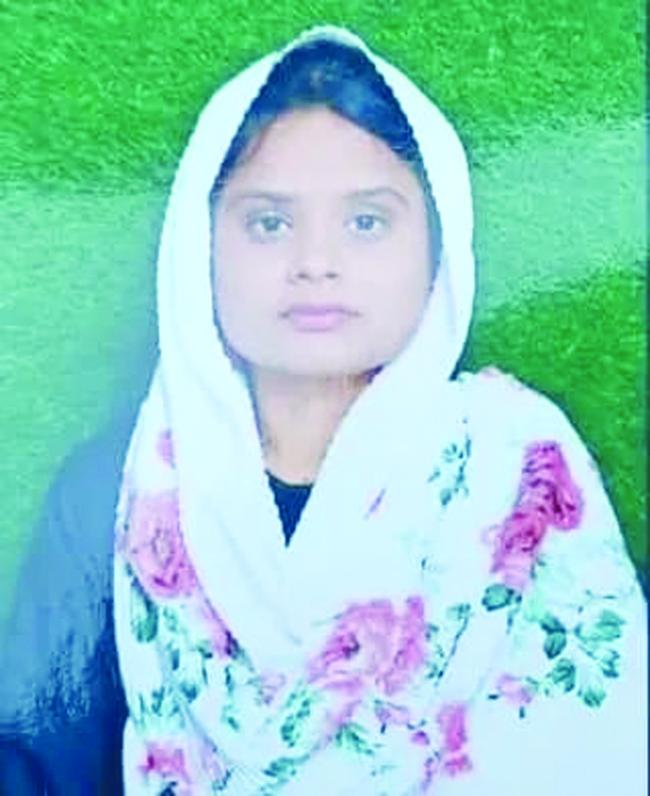 ಅನೈತಿಕ ಸಂಬಂಧದಲ್ಲಿನ ಲೈವ್ ವಿಡಿಯೋ ಮಾಡಿ ಗೃಹಿಣಿ ಅತ್ಮಹತ್ಯೆ 