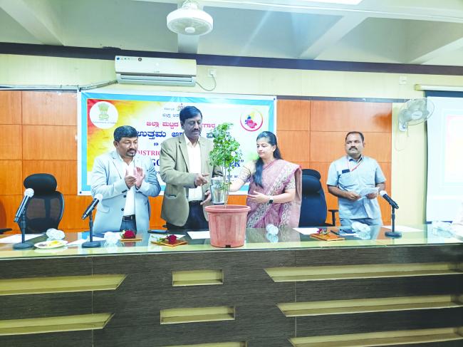 ಸಾರ್ವಜನಿಕರಿಗೆ ಪಾರದರ್ಶಕ ಹಾಗೂ  ಸಾರ್ವಜನಿಕ ಸ್ನೇಹಿ ಆಡಳಿತವನ್ನು ಒದಗಿಸುವುದು ನಮ್ಮ ಆದ್ಯ ಕರ್ತವ್ಯವಾಗಿದೆ