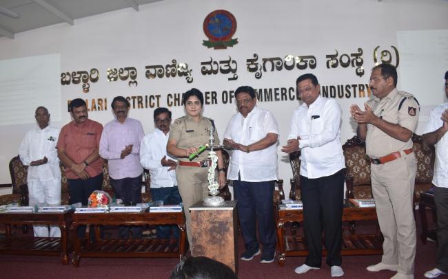 ಅಪರಾಧಗಳನ್ನು ನಿಯಂತ್ರಿಸಲು ಸಾರ್ವಜನಿಕರ ಸಹಕಾರ ಅಗತ್ಯ: ಎಸ್‌ಪಿ ಡಾ.ಶೋಭಾರಾಣಿ ವಿ.ಜೆ