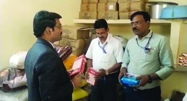 ಮಚ್ಚೆ ಹಿಂದುಳಿದ ವರ್ಗಗಳ ವಸತಿ ನಿಲಯಕ್ಕೆ ನ್ಯಾಯಾಧೀಶ ಸಂದೀಪ ಪಾಟೀಲ ಧಿಡೀರ್ ಭೇಟಿ ನೀಡಿ ಪರೀಶೀಲನೆ