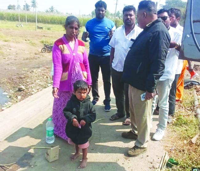 2 ವರ್ಷದ ಮಗುವಿನೊಂದಿಗೆ ನದಿಗೆ ಹಾರಲು ಮಹಿಳೆ ಯತ್ನ 