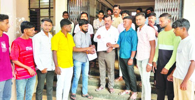 ಬಾಂಗ್ಲಾದಲ್ಲಿ ಇರುವ ಹಿಂದೂಗಳನ್ನು ರಕ್ಷಿಸಿ : ಶ್ರೀರಾಮ ಸೇನೆ ಮುಖ್ಯಸ್ಥ ಮುತಾಲಿಕ್ ಆಗ್ರಹ  