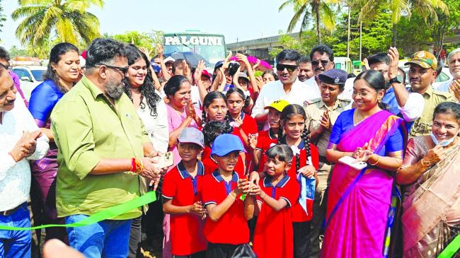 ಕರಾವಳಿ ಉತ್ಸವದಲ್ಲಿ ಹೆಲಿಕ್ಯಾಪ್ಟರ್ ಜಾಲಿ ರೈಡ್ಗೆ ಸತೀಶ್ ಕೆ. ಸೈಲ್ ಚಾಲನೆ 