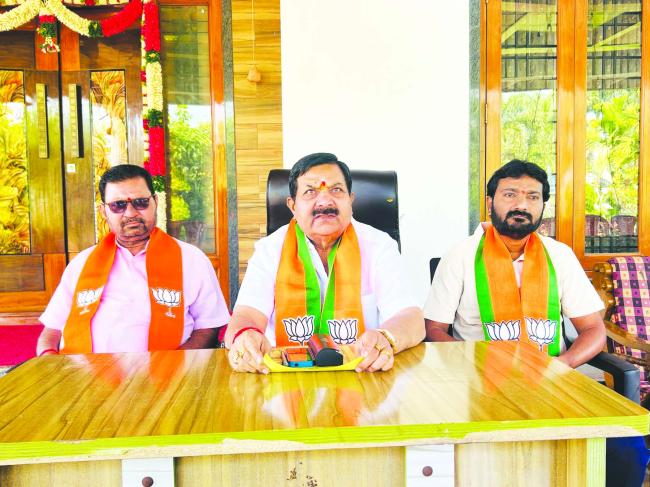 ಕೇಂದ್ರ ಸಚಿವ ಅಮಿತ್ ಶಾರನ್ನು ಸಚಿವ ಪ್ರಿಯಾಂಕ್ ಖರ್ಗೆ ಕ್ಷಮೆಕೇಳಲು ಆಗ್ರಹ