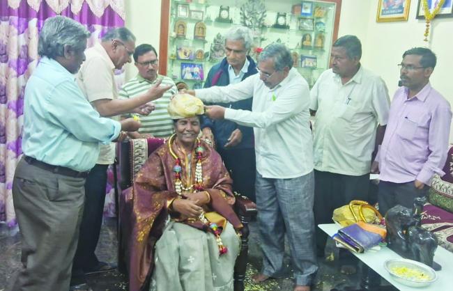 ಸಾಹಿತಿ ಶಾಂತಾ ಕೆ. ಬಸವರಾಜ ಅವರನ್ನು ಹೊರಕೇರಿ ಮಾಸ್ತರ ಸಮಿತಿಯ ಸಹಯೋಗದಲ್ಲಿ ಸನ್ಮಾನ 