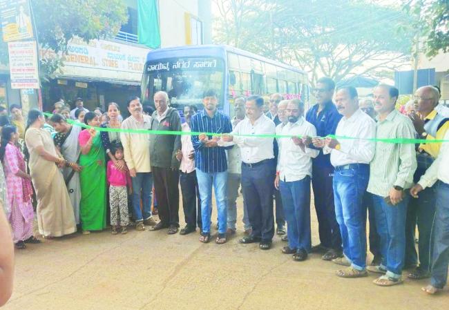 ಬೆಳಗಾವಿಯಿಂದ ನೀಲಜಿ ಕ್ರಾಸ್ ಮೂಲಕ ಬಸರಿಕಟ್ಟಿಗೆ ಬಸ್ ಸಂಚಾರಕ್ಕೆ ಚಾಲನೆ  