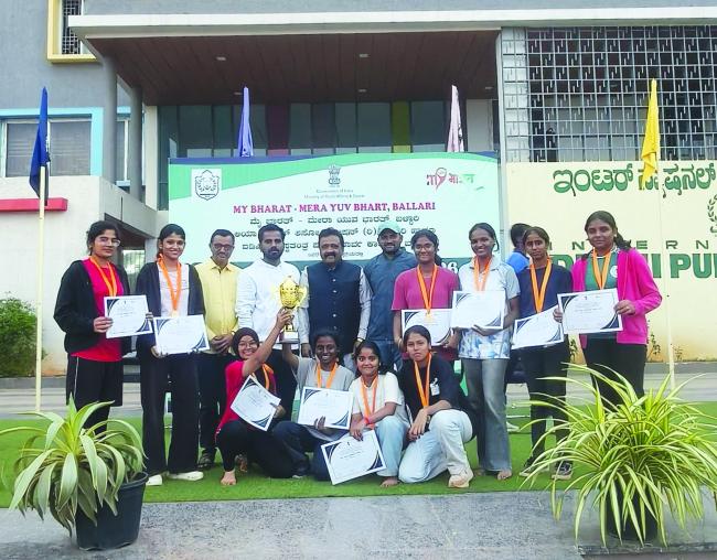 ವಿದ್ಯಾರ್ಥಿಗಳು ಶಿಕ್ಷಣದ ಜೊತೆ ಕ್ರೀಡಾಸಕ್ತಿ ಬೆಳೆಸಿಕೊಳ್ಳಿ: ಸಂತೋಷ ರೆಡ್ಡಿ.ಆರ್