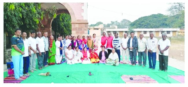 ಪತಂಜಲಿ ಯೋಗ ಸಮಿತಿಯಿಂದ ಬಸಮ್ಮ ಡಗಲಿ ಇವರಿಗೆ ಅಭಿನಂದನೆ