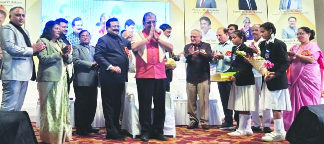 ಬದಲಾಗುತ್ತಿರುವ ಜಗತ್ತಿನಲ್ಲಿ ಪೋಷಕರು ಮತ್ತು ಮಕ್ಕಳ ನಡುವಿನ ಸಂವಹನ ಅಗತ್ಯ