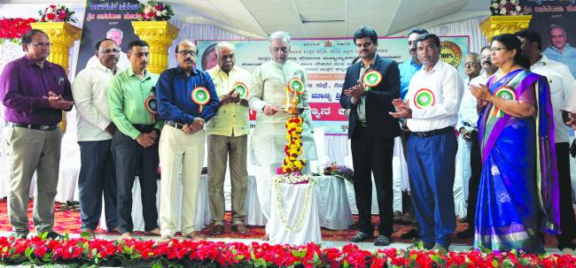 ಶಿಕ್ಷಕರ ಹಾರೈಕೆಯಿಂದ ವಿಶೇಷ ಸಾಧನೆ : ಸಭಾಪತಿ ಬಸವರಾಜ ಹೊರಟ್ಟಿ