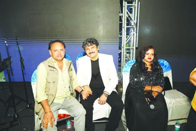 ಕರಾವಳಿ ಉತ್ಸವ ಐದನೇ ದಿನ: ಕಾರವಾರದ , ಕನ್ನಡಿಗರ ಮನ ಗೆದ್ದ ಗಾಯಕ ರಾಜೇಶ್ ಕೃಷ್ಣನ್  