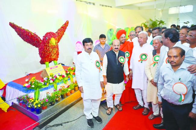 ಗಮನ ಸೆಳೆದ ಫಲಪುಷ್ಪ ಪ್ರದರ್ಶನ ಕಾರ್ಯಕ್ರಮ