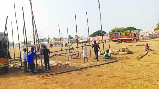 ಭಕ್ತಾದಿಗಳ ಸುರಕ್ಷತೆಗಾಗಿ ಜಾತ್ರಾ ಆವರಣದ ವಿವಿಧ ಸ್ಥಳಗಳಲ್ಲಿ ಸಿ ಸಿ ಕ್ಯಾಮೆರಾ ಕಣ್ಗಾವಲು