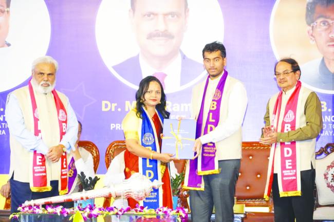 ಸುಪ್ರಿಯಾ ಭೋಸಲೆ ಅವರಿಗೆ ಪಿ.ಎಚ್‌.ಡಿ(ಡಾಕ್ಟರೇಟ್) ಪದವಿ ಪ್ರದಾನ 