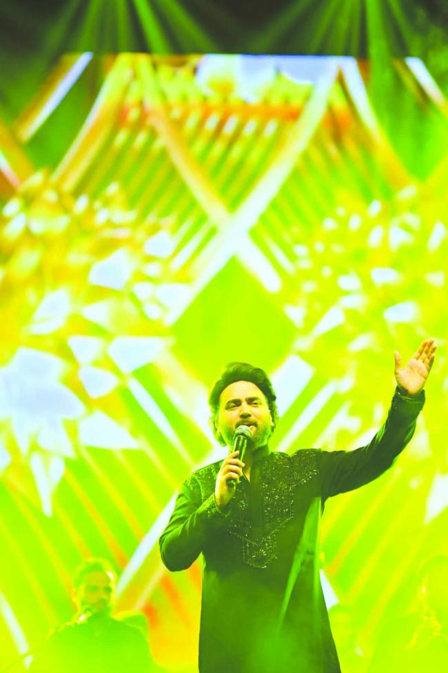 ಕರಾವಳಿ ಉತ್ಸವ ಆರನೇ ದಿನ: ಮಿಂಚಿದ ಗಾಯಕ  ಮಹಮ್ಮದ್ ದಾನಿಷ್ 