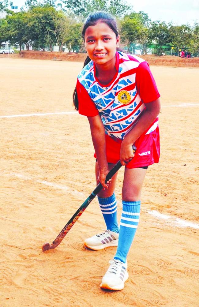 ಸಾಧನೆಯ ಶಿಖರಕ್ಕೇರಿದ ಮೂಡಲಗಿಯ ಹಾಕಿ ಕಲಿ ರಾಷ್ಟ್ರ ಮಟ್ಟಕ್ಕೆ ಲಕ್ಷ್ಮೀ ಢವಳೇಶ್ವರ ಆಯ್ಕೆ