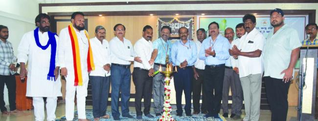 ವಿಶ್ವಮಾನವ ಸಂದೇಶದ ಸಾರಿದವರು ರಾಷ್ಟ್ರಕವಿ ಕುವೆಂಪು: ವೀರಯ್ಯ ಸಾಲಿಮಠ 