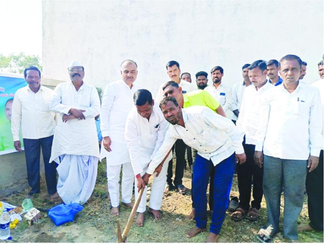 ಶಾಲಾ ಕೊಠಡಿ ನಿರ್ಮಾಣಕ್ಕೆ ಭೂಮಿ ಪೂಜೆ ನೆರವೇರಿಸಿದ ಶಾಸಕ ರಾಜುಗೌಡ 