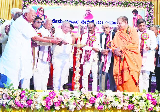 ‘ಹೇಮರಡ್ಡಿ ಮಲ್ಲಮ್ಮ ದೇವಸ್ಥಾನ ನಿರ್ಮಾಣಕ್ಕೆ 50ಲಕ್ಷ ರೂ. ಅನುದಾನ’ 