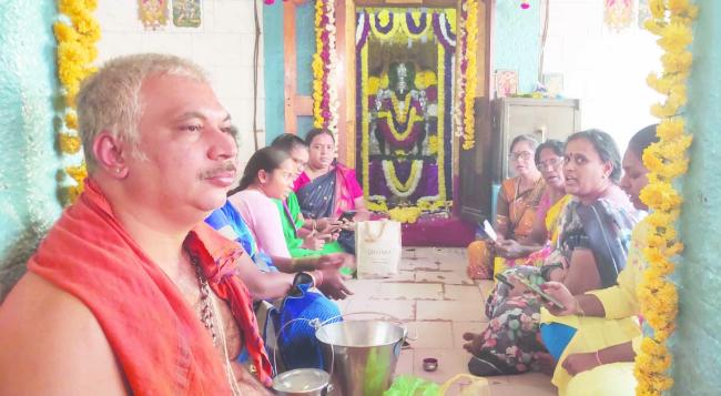 ವೈಕುಂಠ ಏಕಾದಶಿ ನಿಮಿತ್ತ ಉತ್ತರ ದ್ವಾರ ಬಾಗಿಲು ಲಕ್ಷೀ ವೆಂಕಟೇಶ್ವರ ಸ್ವಾಮಿ  ದರ್ಶನ