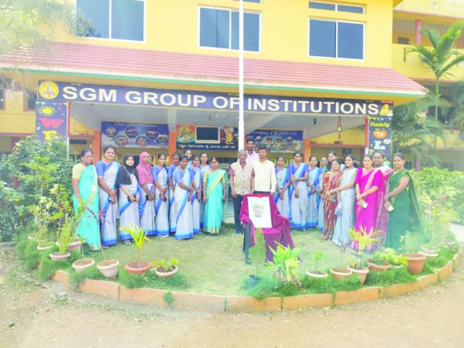 ಘನಮಠೇಶ್ವರ ಶಿಕ್ಷಣಸಂಸ್ಥೆಯಲ್ಲಿ ನಡೆದ ಕುವೆಂಪು ಜನ್ಮದಿನಚಾರಣೆ 