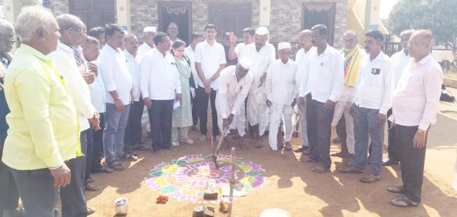 ರಸ್ತೆ ಕಾಮಗಾರಿಗೆ ರಾಹುಲ್ ಜಾರಕಿಹೊಳಿ ಚಾಲನೆ 