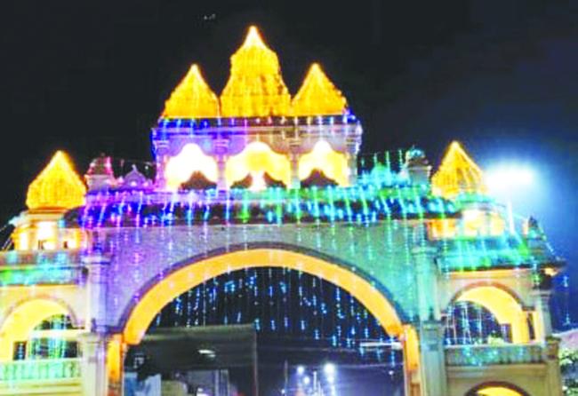 ಗವಿಸಿದ್ದೇಶ್ವರ ಜಾತ್ರಾ ಮಹೋತ್ಸವ ಧಾರ್ಮಿಕ ಸಾಮಾಜಿಕ ಸಾಂಪ್ರದಾಯಿಕ ಕಾರ್ಯಕ್ರಮಗಳ ಸಂಗಮ