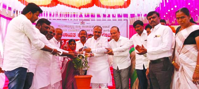 ಕ್ಷೇತ್ರದ ಅಭಿವೃದ್ಧಿ ಕಾರ್ಯಗಳನ್ನು ಕಾರ್ಯ ರೂಪ ತರಲು ಗ್ರಾಮಪಂಚಾಯತ್ ಪ್ರಮುಖ ಪಾತ್ರ ವಹಿಸುತ್ತದೆ:  ಶಾಸಕ ರಾಜುಗೌಡ