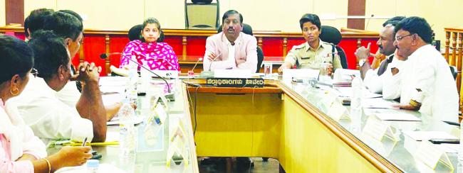 ಗ್ರಾಮ ಪಂಚಾಯತಿವಾರು ದೌರ್ಜನ್ಯ ತಡೆಗೆ ಜಾಗೃತಿ ಮೂಡಿಸಿ-ಜಿಲ್ಲಾಧಿಕಾರಿ  