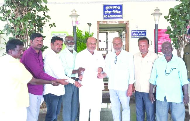 ಕೊಪ್ಪಳ ಮೂಲಕ ಬೆಂಗಳೂರಿಗೆ ಆರು ರೈಲುಗಳನ್ನು ಓಡಿಸಲು ಮತ್ತು ಸಿಂಧನೂರು ದಿಂದ ಬೆಂಗಳೂರಿಗೆ ಹತ್ತು ತಾಸಿನಲ್ಲಿ ತಲುಪುವುದು ಹಲವು ಬೇಡಿಕೆಗಳ ಈಡೇರಿಕೆಗೆ ಜ.26 ಗಡುವು