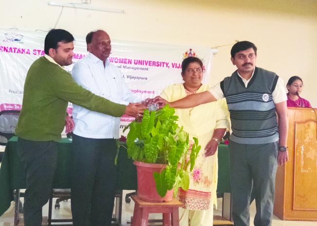 ಮಹಿಳೆಯ ಶಕ್ತಿ-ಉದ್ಯಮಶೀಲತೆಯ ಮೂಲಕ ಸ್ವಾವಲಂಬಿ ಸಮಾಜ ನಿರ್ಮಾಣ: ಅಗಸಿಮುಂದಿ 