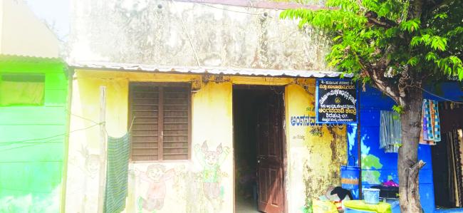 ಅಂಗನವಾಡಿ ಕಟ್ಟಡಗಳ ಶಿಥಿಲತೆ: ಮಕ್ಕಳ ಸುರಕ್ಷತೆಗೆ ಆತಂಕ 