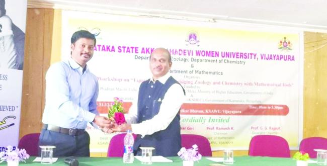 ಜೇನು ಕೃಷಿಯನ್ನು ಅನುಸರಿಸುವುದರಿಂದ ಮಹಿಳೆಯರು ಉತ್ತಮ ಆದಾಯ 