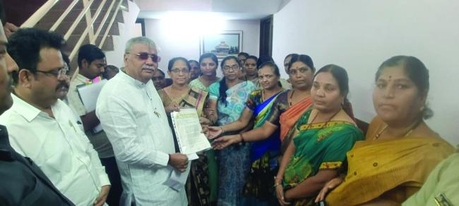 ಮಹಿಳೆಯರ ಏಳಿಗೆಗಾಗಿ ಮೂಲಭೂತ ಸೌಕರ್ಯ ಕಲ್ಪಿಸಲು ಶಾಸಕರಿಗೆ ಮನವಿ 