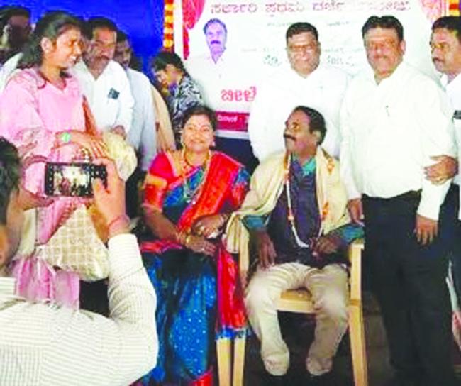 ಉತ್ತಮ ಭಾಷಣಕಾರರಾದ ಪ್ರೊ ವೈ ಎಂ ಭಜಂತ್ರಿಗೆ ಸನ್ಮಾನ 