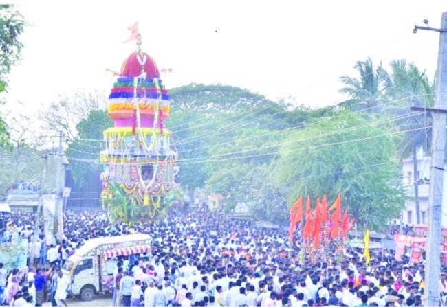 ಹೊಳಗುಂದಿ : ಸಿದ್ದೇಶ್ವರ ಸ್ವಾಮಿಯ ಸಂಭ್ರಮದ ರಥೋತ್ಸವ  