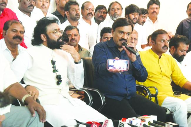 ಮಹರ್ಷಿ ವಾಲ್ಮೀಕಿ ಪುತ್ಥಳಿ ಅನಾವರಣಕ್ಕೆ ನಮ್ಮ ಯಾವುದೇ ಅಭ್ಯಂತರವಿಲ್ಲ: ಬಿ ಶ್ರೀರಾಮುಲು  