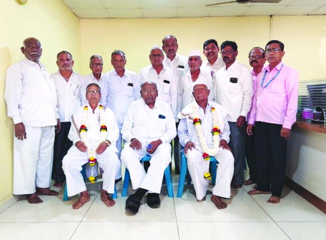 ಸೌಂದತ್ತಿ ಗ್ರಾಮದ ಅಧ್ಯಕ್ಷ ಮತ್ತು ಉಪಾಧ್ಯಕ್ಷ ಸ್ಥಾನಕ್ಕೆ ಆಯ್ಕೆಯಾದ ಅಣ್ಣಾಸಾಬ ತಾತೋಬಾ ಕೂಗೆ 