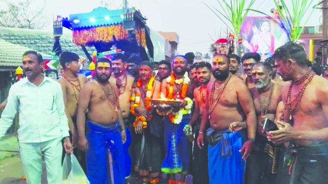 “ಗುರ್ಲಾಪೂರದ ಅಯ್ಯಪ್ಪನ ಮಹಾಪೂಜೆ ಸಂಪನ್ನ.” 