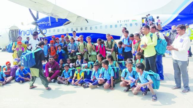 ಮಕ್ಕಳೊಂದಿಗೆ ಮಗುವಾದ ಸಂತೋಷ್ ಲಾಡ್ 