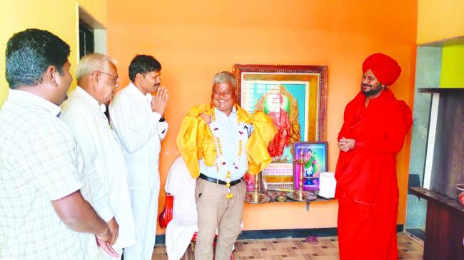 ಶ್ರೀಮಠಕ್ಕೆ ಶ್ರೀಪತಿ ಮಜ್ಜಗಿ ಬೇಟಿ  