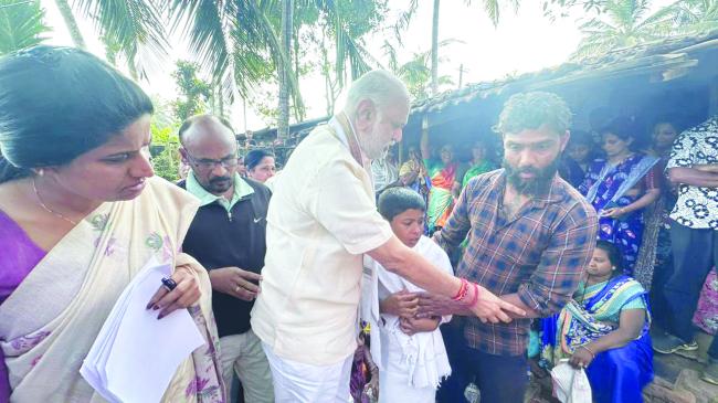 ಹತ್ಯೆಯಾದ  ರಂಜಿತಾ ಬನಸೋಡೆ  ಕುಟುಂಬಸ್ಥರಿಗೆ 8.5 ಲಕ್ಷ ರೂ. ಪರಿಹಾರ :  ಚೆಕ್ ವಿತರಿಸಿದ ಶಾಸಕ ಶಿವರಾಮ ಹೆಬ್ಬಾರ್ 