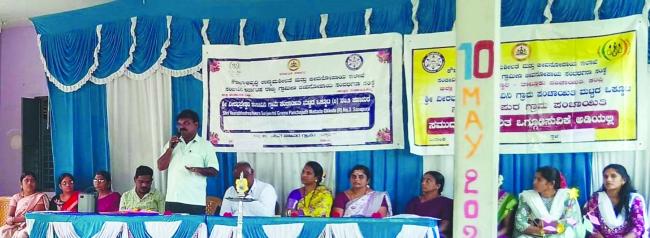 ಮಹಿಳೆಯರ ಆರ್ಥಿಕ ಸ್ವಾವಲಂಬನೆಗೆ  ಸಂಜೀವಿನಿ ಯೋಜನೆ ವರದಾನ : ಪಿ.ಡಿ.ಓ  ಶೇಷಗಿರಿ 