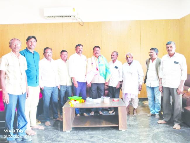 ನೂತನ ಬ್ಲಾಕ್ ಕಾಂಗ್ರೇಸ್ ಅಧ್ಯಕ್ಷ ಜಲದಿಗೆ ಸನ್ಮಾನ